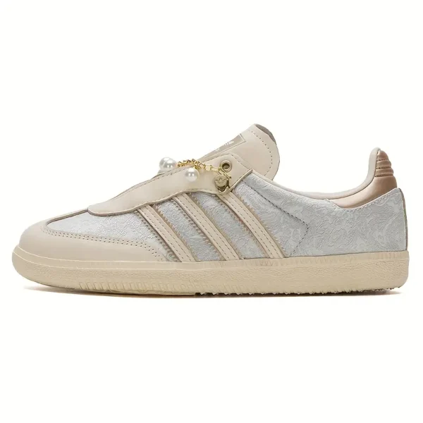 fb33c69b-efed-4b52-8cf2-2d017b7a6a2a Adidas Women's Originals Superstar Sneakers